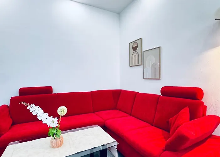 Lovely 2br Next To Akh