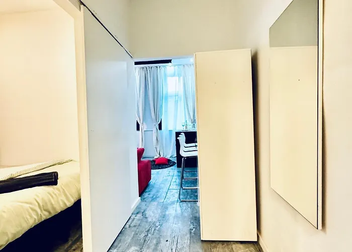 アパート Lovely 2br Next To Akh *