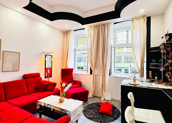 Lovely 2br Next To Akh アパート *