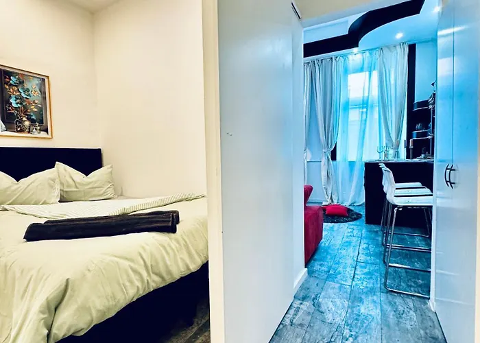 アパート Lovely 2br Next To Akh ウィーン