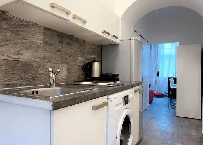 Lovely 2br Next To Akh *